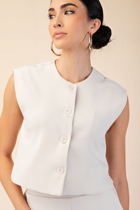 Lee’s Classic Sleeveless Top and Pants Set